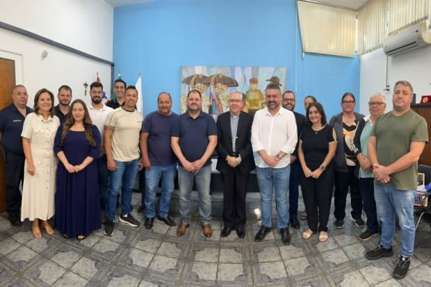 Em visita à Prefeitura de Rafard, Dom Devair tem reunião com prefeito e representantes de diversos setores da administração