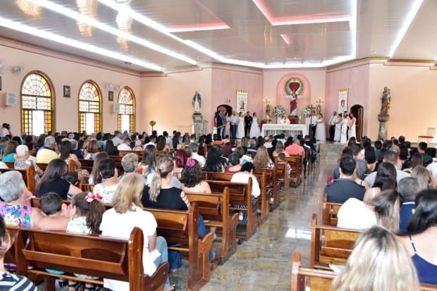 Paróquia de Saltinho realizou casamento comunitário