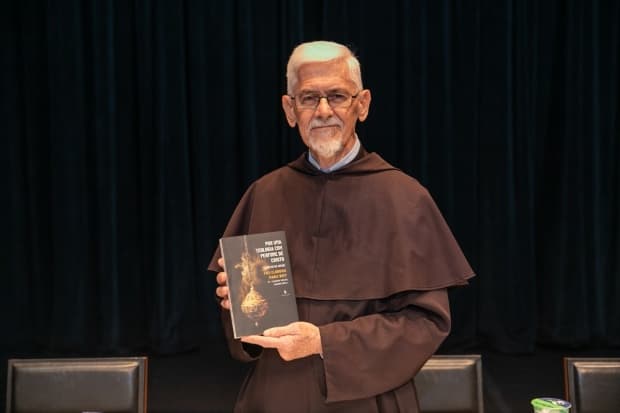 Frei Clodovis Boff lança livro "Por uma teologia com perfume de Cristo" em Piracicaba