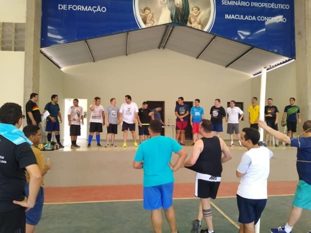 Seminaristas da diocese promovem atividade esportiva de confraternização