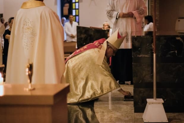Paróquia Santa Rosa de Lima, em Piracicaba, recebe relíquias de santos durante rito de dedicação da igreja