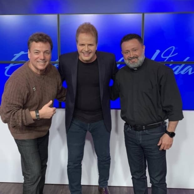 Padre João Carlos, do Santuário Nossa Senhora dos Prazeres, participa do programa "Conte Comigo" na Rede Vida