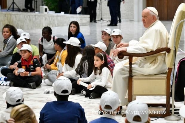 Delegação brasileira participa de encontro do Papa Francisco com crianças de várias partes do mundo