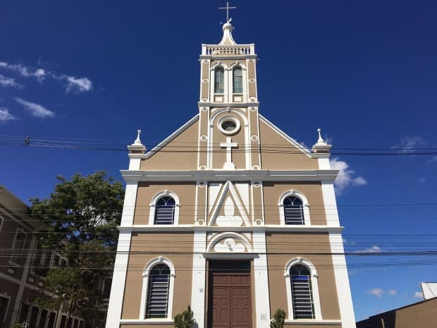 Capela abre durante a semana para culto Eucarístico e adoração ao Santíssimo
