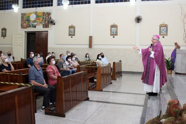 Dom Devair continua as visitas às paróquias da diocese