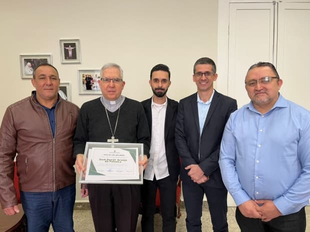 Câmara de Santa Bárbara d'Oeste entrega moção de aplauso a Dom Devair pela realização do Summer Night 2025