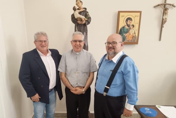 Santa Bárbara d'Oeste: Presidente da Câmara discute preparativos da II Marcha pela Vida com o bispo Dom Devair