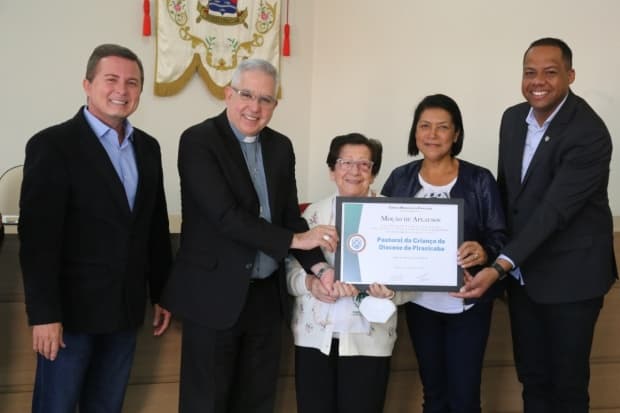 Pastoral da Criança da Diocese de Piracicaba recebe homenagem por 35 anos de atuação