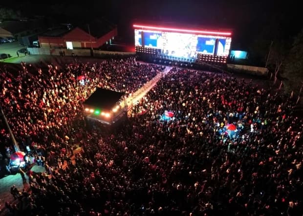 Summer Night reuniu cerca de 35 mil fiéis de 70 cidades em Santa Bárbara d'Oeste