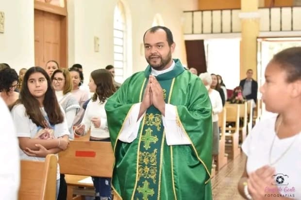 Dom Devair preside posse do novo pároco da Paróquia São José, em Corumbataí