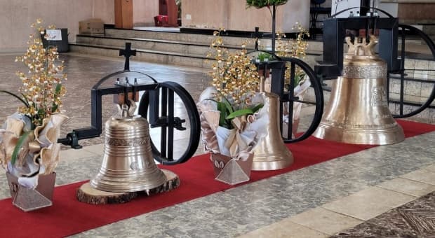 Sinos da Paróquia Nossa Senhora de Fátima, em Capivari, recebem a bênção do bispo diocesano