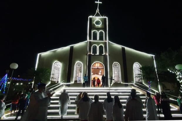 'Natal Luz' acontece até dia 17 com missas, música ao vivo e opções gastronômicas no distrito de Tupi, em Piracicaba