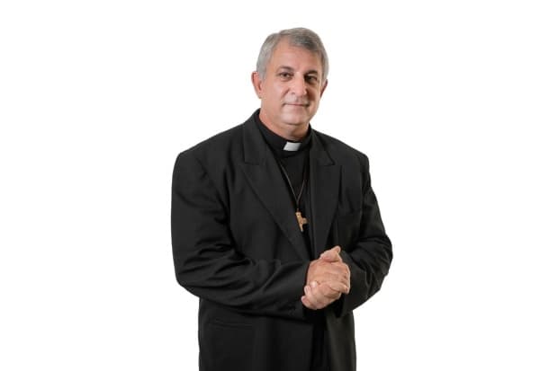 Igreja matriz de São Pedro recebe novo pároco, o padre Mauro Bombo