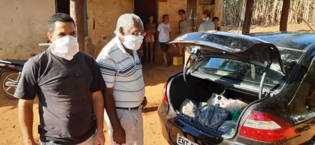 Paróquia São Pedro de Mombuca realiza ação solidaria e doa alimentos para famílias carentes