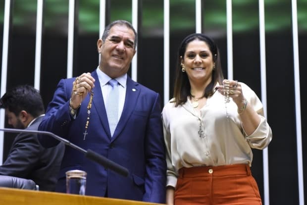 Câmara dos Deputados aprova projeto que cria o Dia Nacional do Rosário da Virgem Maria; matéria vai para o Senado