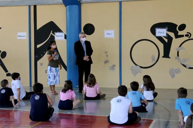 Bispo Diocesano visita Instituto Baroneza de Rezende, colégio de confissão católica em Piracicaba