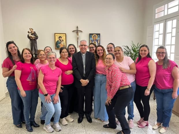 Outubro Rosa: Dom Devair e equipe da Cúria alertam sobre importância do exame preventivo