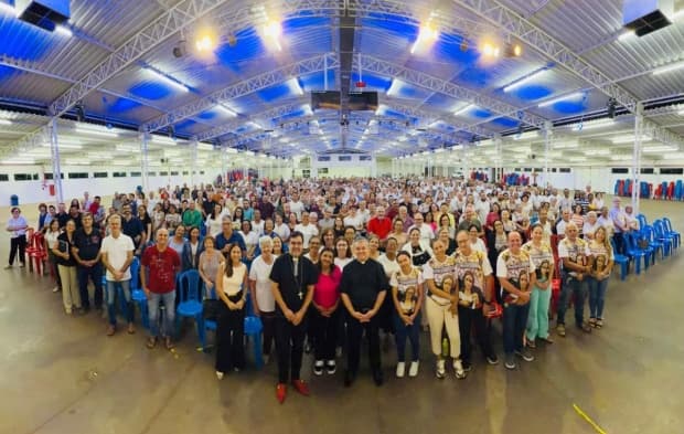 Cerca de 600 ministros da comunhão eucarística participam de encontro formativo em Santa Bárbara dOeste