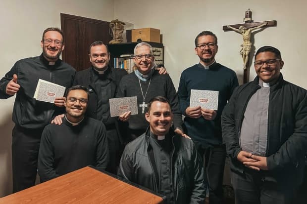 Bispo ordena quatro diáconos transitórios para a Diocese; conheça os candidatos ao sacerdócio