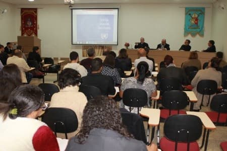 Bispo proferiu palestra sobre "Projeto ideológico na área da educação"