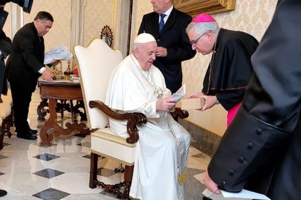 'Saímos realmente edificados do encontro', relatou bispo de Piracicaba após audiência com Papa Francisco