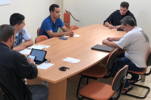 Seminaristas da teologia se reuniram para estudo da Carta Pastoral