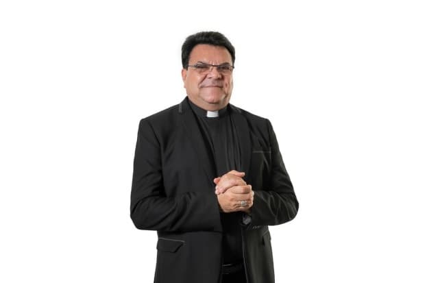 Padre Ronaldo Francisco Aguarelli recebe título de Cidadão Piracicabanus Praeclarus