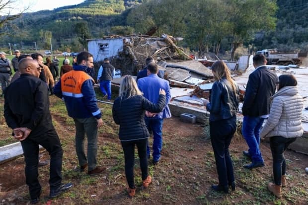 Diocese e Exército de Formiguinhas arrecadam doações para 230 crianças de cidade destruída pela chuva no RS