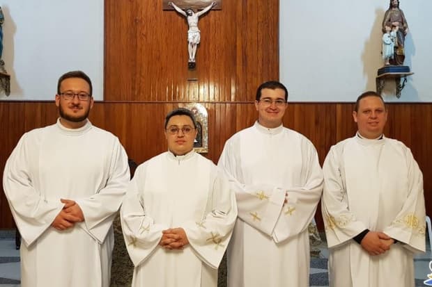 Seminaristas da Diocese receberam ministério de leitorado e acolitato
