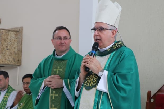 Dom Devair apresenta novo administrador paroquial da São Paulo Apóstolo, em Piracicaba