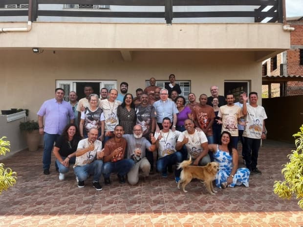 Dom Devair visita Casa São José, em Rio Claro, celebra missa e toma café com acolhidos