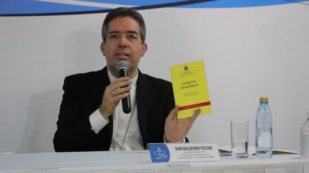 Em resposta ao Papa, bispos do Brasil instituem formação para ministério dos catequistas