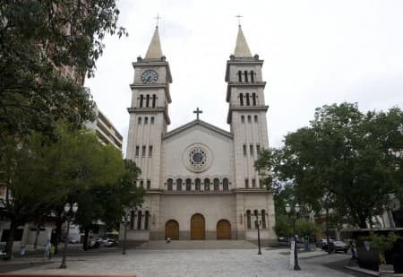 Seminaristas receberão ministérios durante missa de Dedicação da Catedral