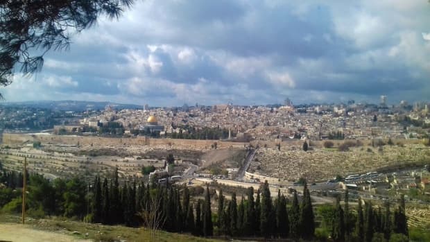 Papa Francisco saúda cessar-fogo entre Israel e Hamas