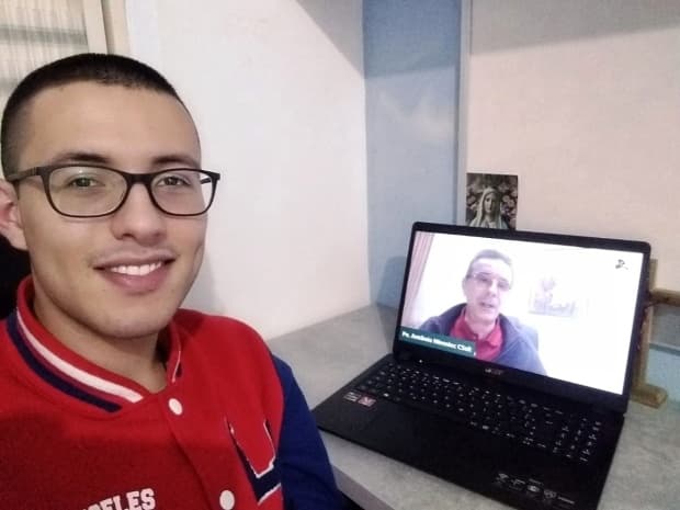 Seminaristas participam de formação missionária