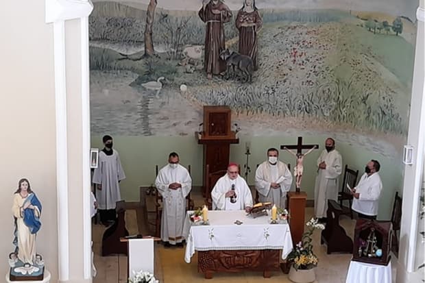 Dom Fernando presidiu missa na Capelania em louvor ao padroeiro São Francisco de Assis
