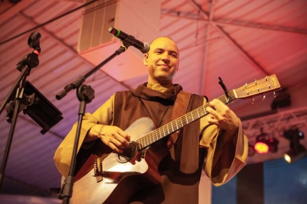 Frei Gilson em Piracicaba: como garantir ingresso para o show gratuito na Festa do Peão 2026