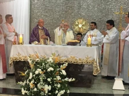 Padre Victório recebe a título honorífico de Monsenhorato