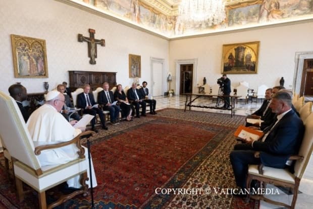 Papa diz que está escrevendo uma 2ª parte da Laudato si para "atualizar questões"