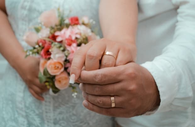 Doutrina da Fé: a monogamia não é um limite, o matrimônio é promessa de infinito