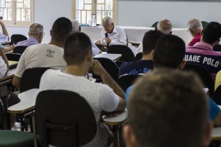 Dom Angélico Sândalo prega retiro para os frades capuchinhos de São Paulo