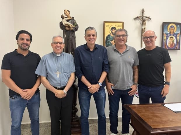 Diretoria da Acipi faz visita de cortesia ao bispo Dom Devair