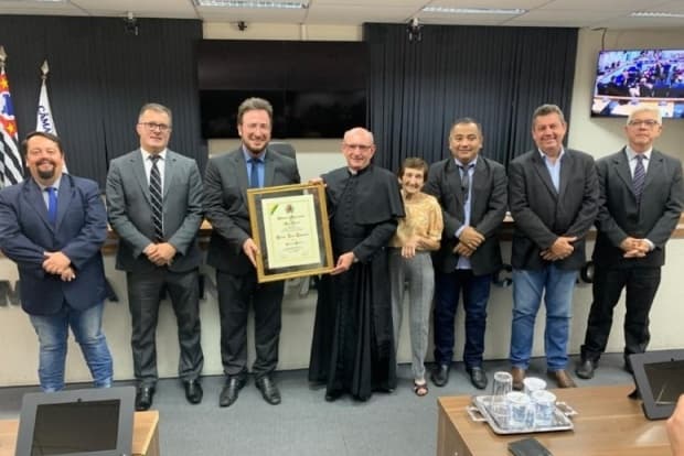 Padre Renato Luís Andreatto é homenageado com título de Cidadão Emérito pela Câmara de Rio Claro