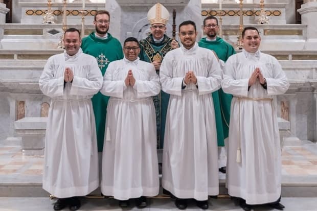 Quatro seminaristas serão ordenados diáconos transitórios nesta sexta-feira (15)