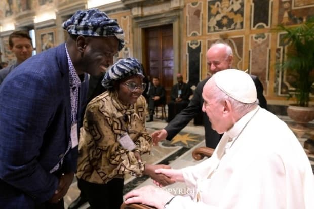 "Devemos proteger a família" que "não é uma ideologia, mas uma realidade", diz Papa Francisco