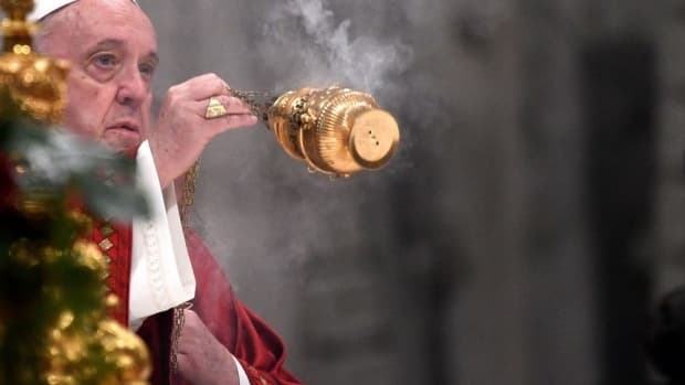 Papa alerta sobre risco de marginalização da liturgia e pede retorno ao centro da fé