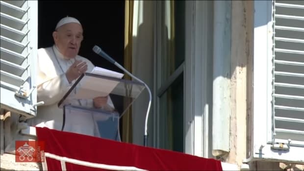 Ucrânia x Rússia: Papa Francisco pede que cessem os ataques e prevaleça a negociação e o bom senso