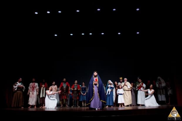 Jubileu de Carvalho: com música, dança e teatro, espetáculo revela as dores e alegrias vividas por Maria