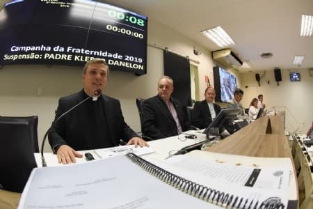 Padres Kleber e Sebastião apresentaram a CF 2019 durante a sessão ordinária da Câmara de Vereadores de Piracicaba