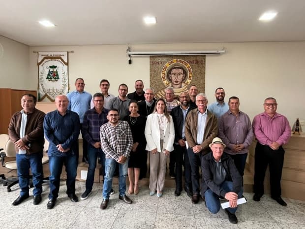 Com vereadores católicos de 9 cidades, bispo debate estratégias de valorização da vida e combate à cultura de morte